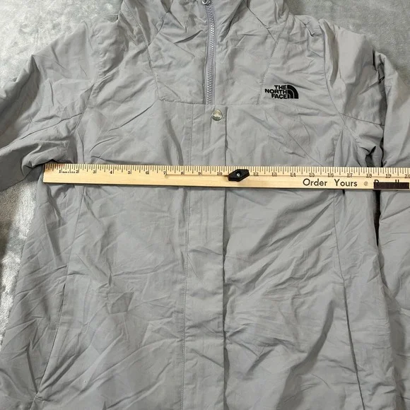 The North Face Womens Jacket S Grey Hooded Windbreaker Newspaper Print Lining - Picture 8 of 10